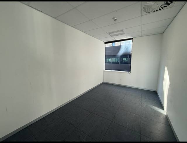 718M² OFFICE TO LET IN ROSEBANK